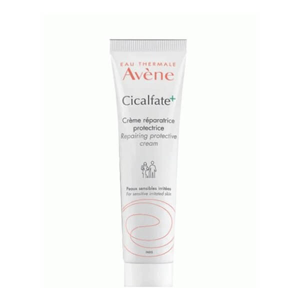 Avene Cicalfate+ est une crème réparatrice qui apaise et répare les peaux irritées, favorisant la réparation épidermique pour toute la famille.