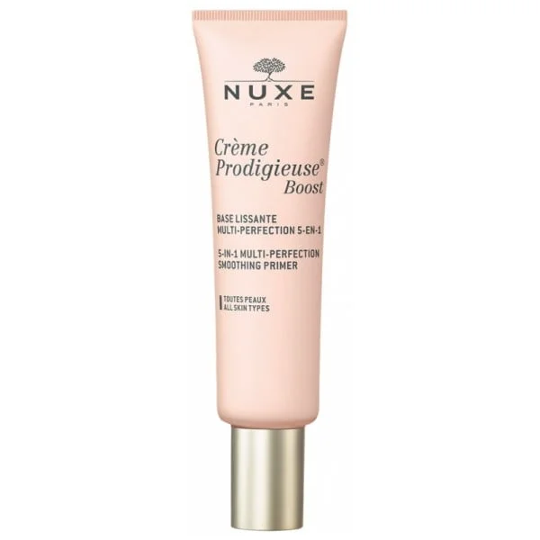 Nuxe Crème Prodigieuse Boost Base Lissante est dotée d'un complexe antioxydant à la fleur de Jasmin et aux poudres perfectrices d'origine naturelle.